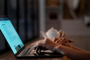 Niche Blog vs General Blog: Which Is More Profitable?